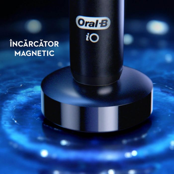 Periuta de dinti electrica Oral-B iO8 cu Tehnologie Magnetica si Micro-Vibratii, Display led, Timer, 6 moduri, 1 capat, Incarcator magnetic, Trusa de calatorie, Negru
