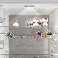 Iluminare LED: pastreaza continutul frigiderului tau in lumina reflectoarelor.