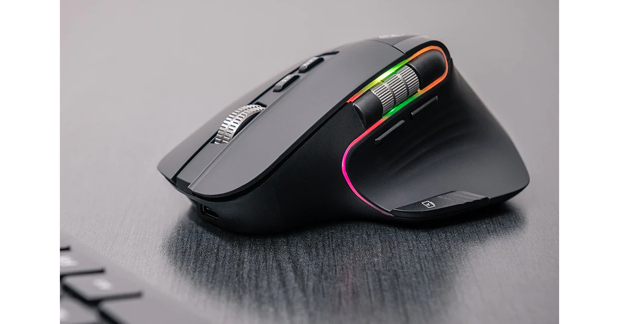 Decoreaza-ti biroul cu un clic silentios al mouse-ului