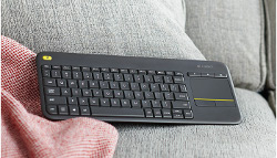 Touchpad integrat in tastatura wireless