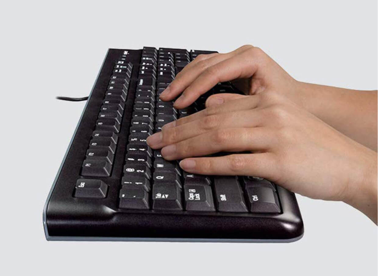 tastatura cu fir